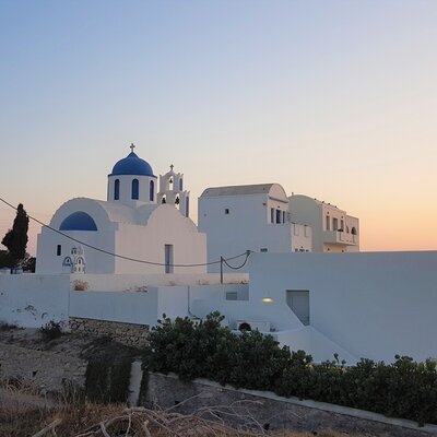 Santorini vacation: what to see on your own